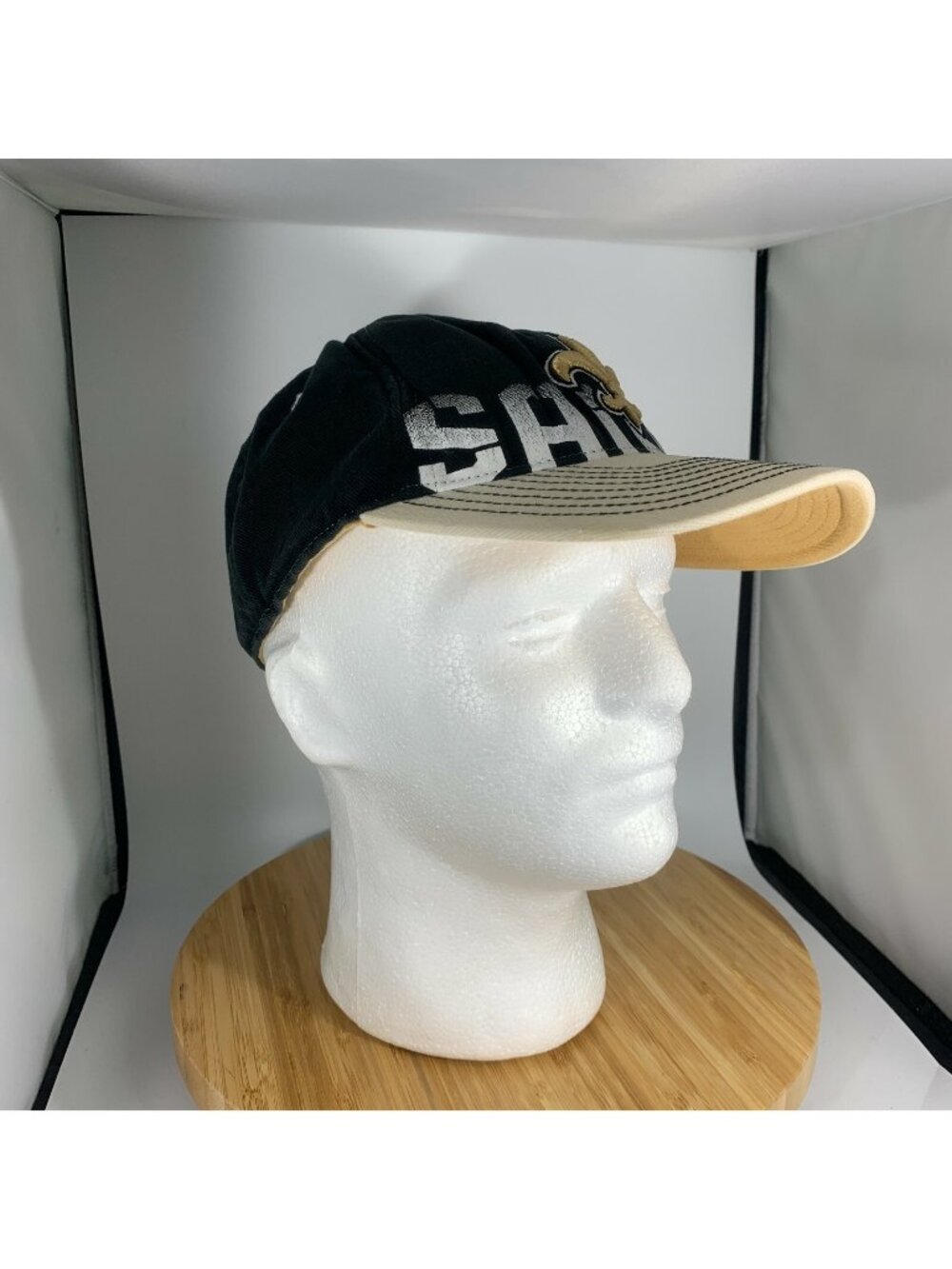 New Orleans Saints Hat Men M Black Gold Reebok Flex Fitted NFL ONFIELD